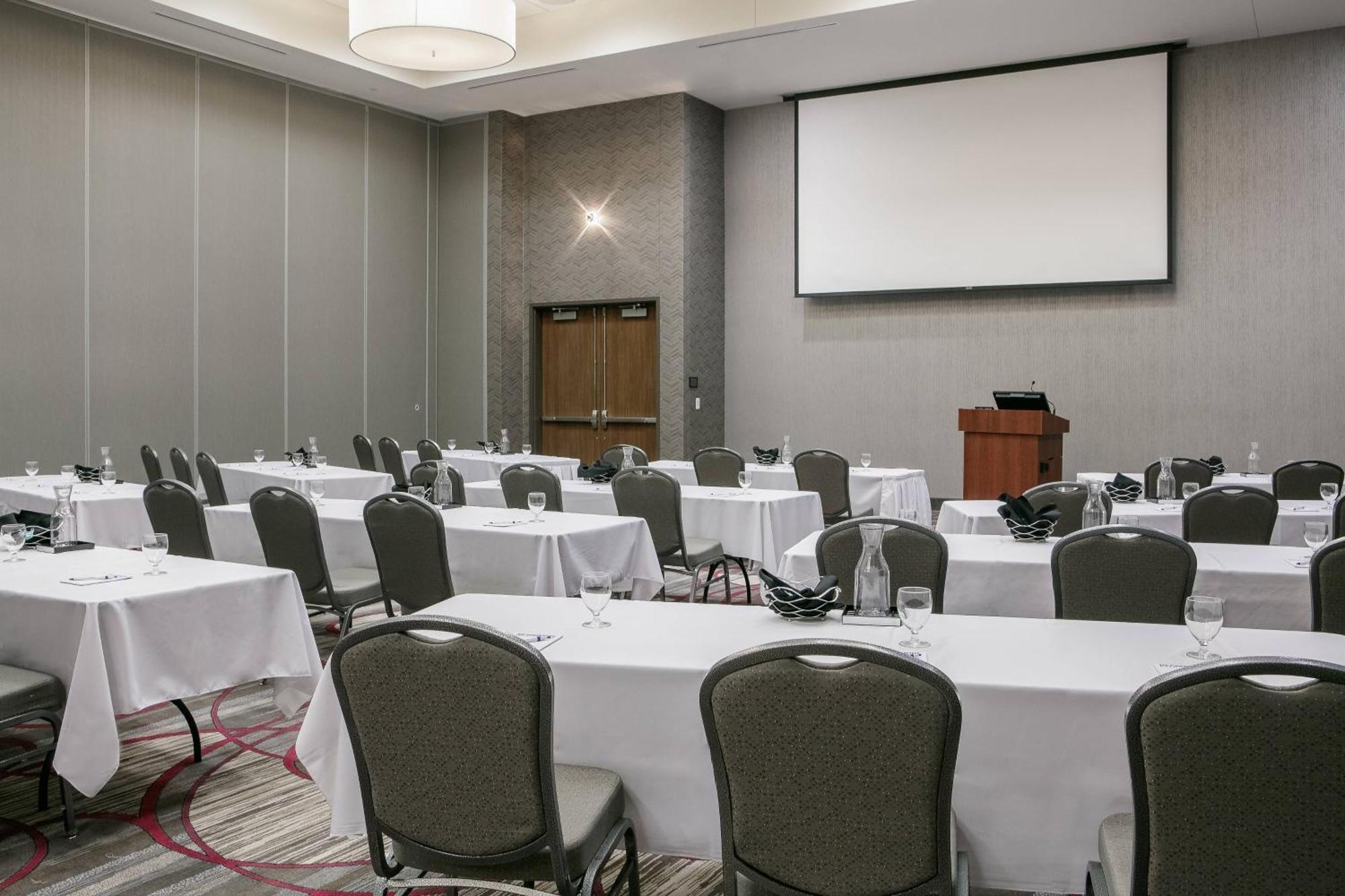 Courtyard By Marriott Omaha Bellevue At Beardmore Event Center Exteriör bild