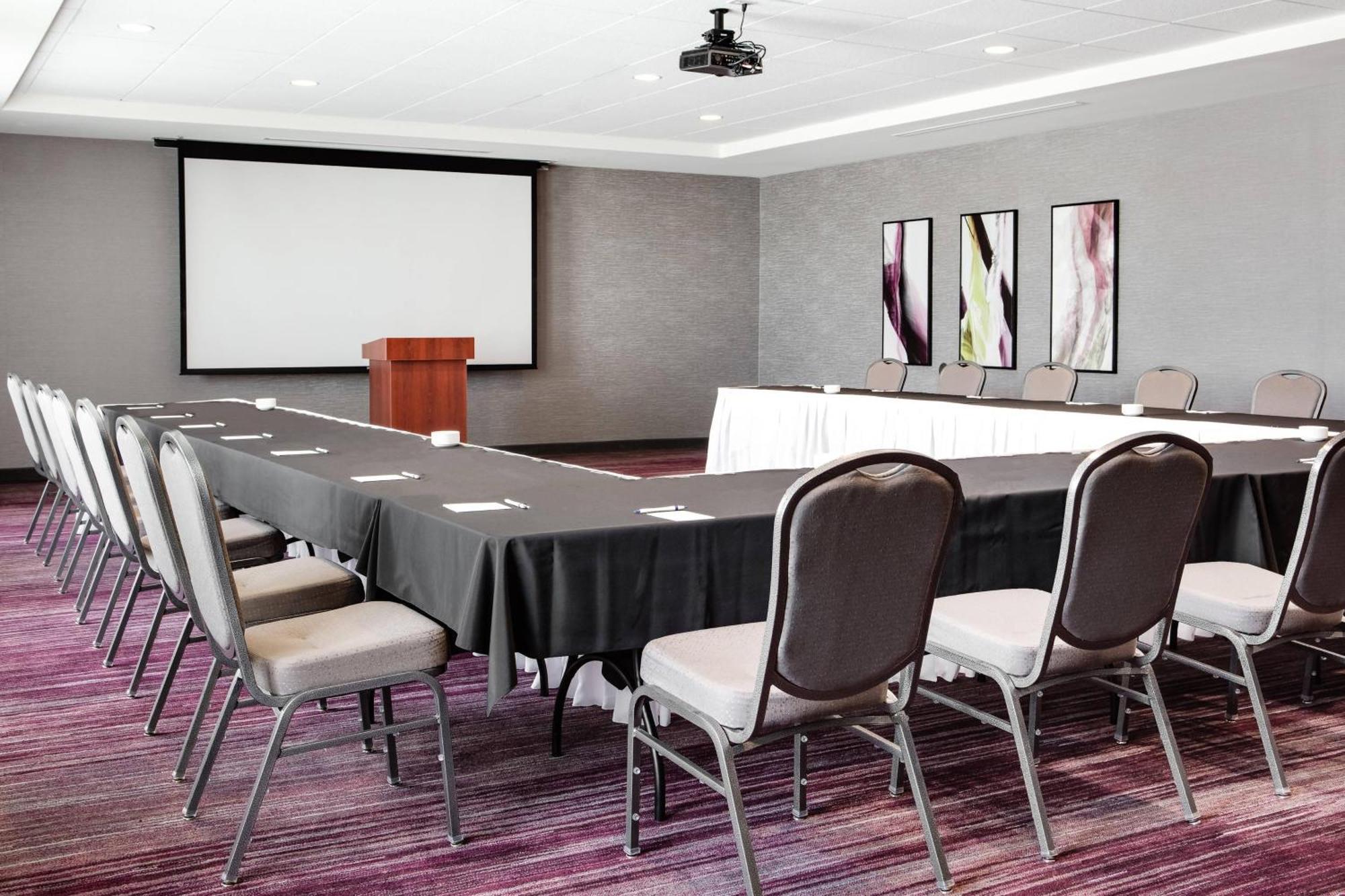 Courtyard By Marriott Omaha Bellevue At Beardmore Event Center Exteriör bild