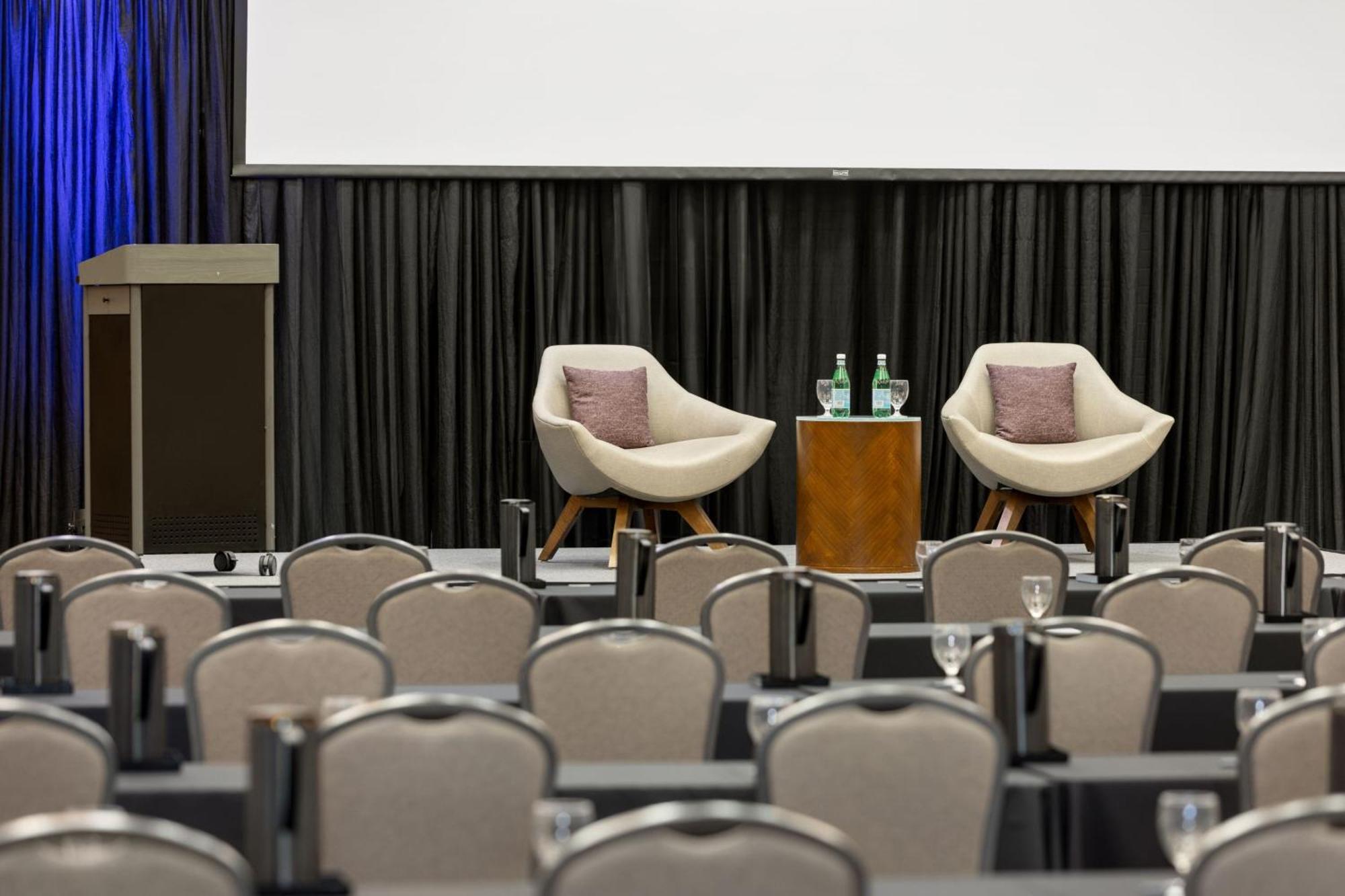 Courtyard By Marriott Omaha Bellevue At Beardmore Event Center Exteriör bild