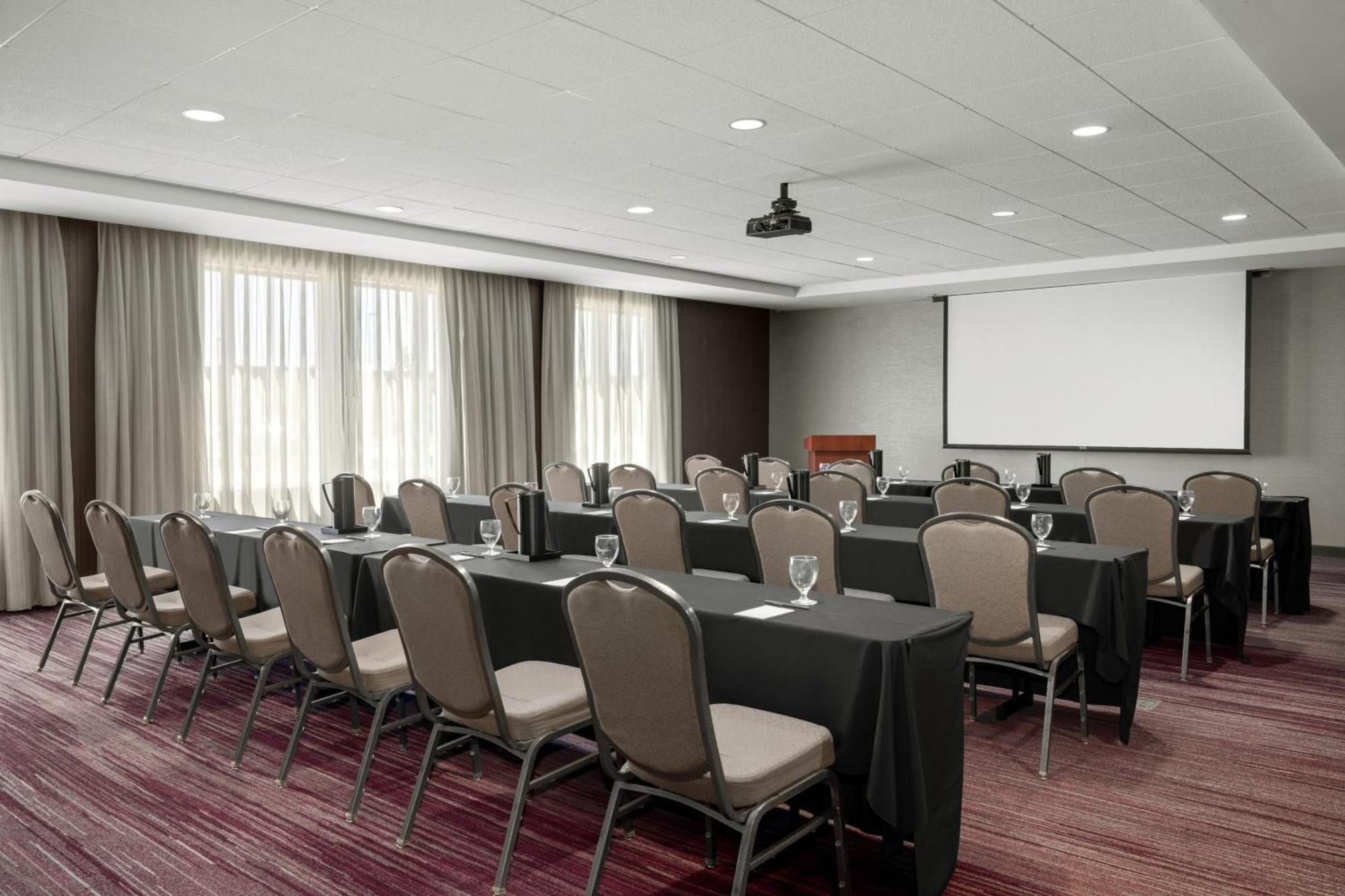 Courtyard By Marriott Omaha Bellevue At Beardmore Event Center Exteriör bild