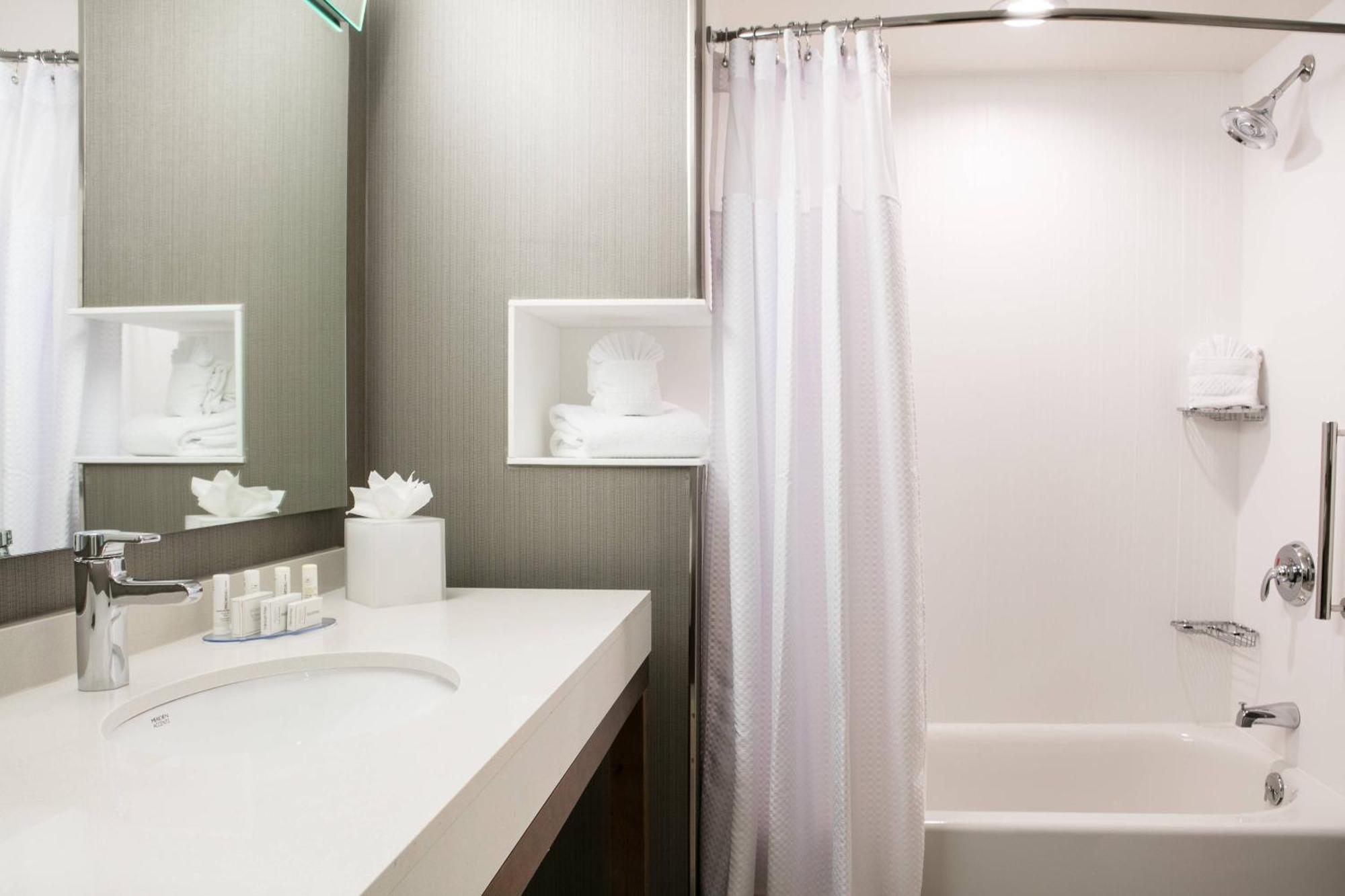 Courtyard By Marriott Omaha Bellevue At Beardmore Event Center Exteriör bild